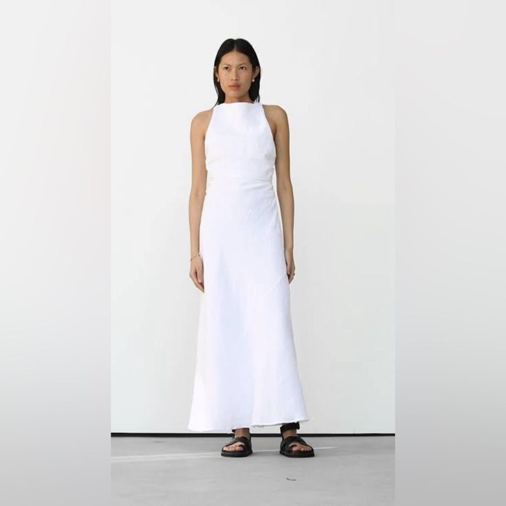 DISSH The Rose Linen Open back maxi dress in white - Picture 3 of 9